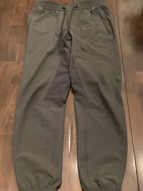 lululemon athletica Men's Charcoal Olive Jogger Sweatpants